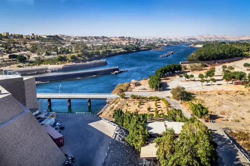 Grande diga di Aswan: potenza del Nilo controllata Grande diga di Aswan: potenza del Nilo controllata