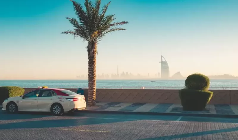 Natale a Dubai cosa fare tra eventi, mercatini e mare