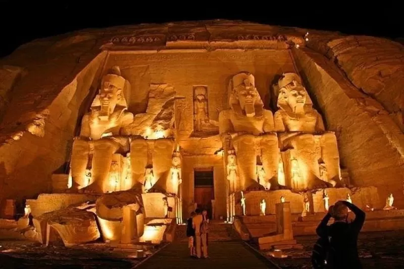 Tempio di Abu Simbel - spettacolo suoni e luci magico Tempio di Abu Simbel - spettacolo suoni e luci magico