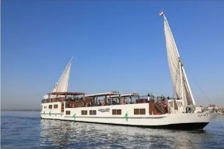 Crociere sul Nilo Dahabeya tra Luxor e Aswan con panorami spettacolari