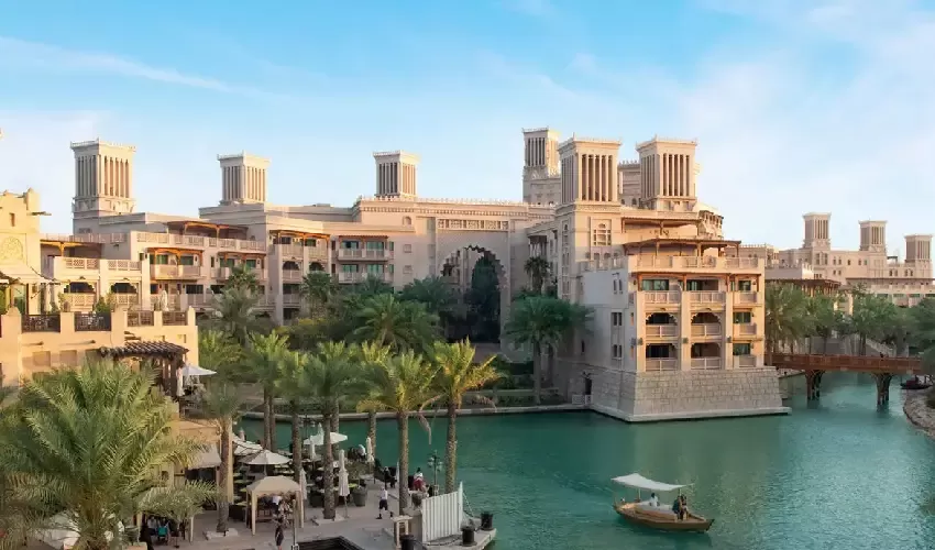 UAE and Oman tour – from Dubai lights to Muscat charm