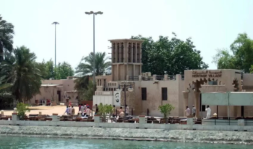 Tour Abu Dhabi da Dubai al Villaggio del Patrimonio