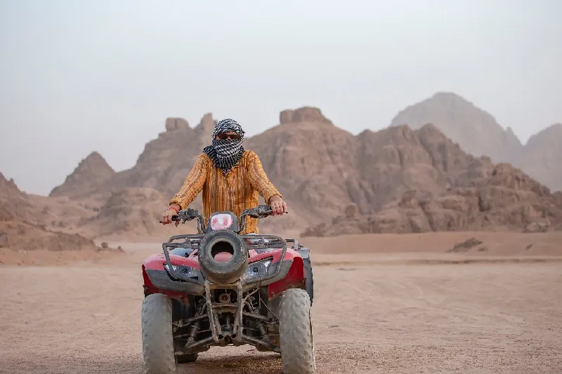 Quad Hurghada nel deserto al Pomeriggio