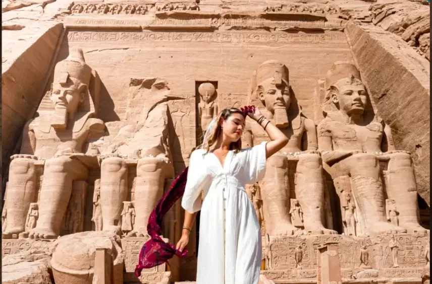 Il Tempio di Abu Simbel - un capolavoro scolpito nella roccia