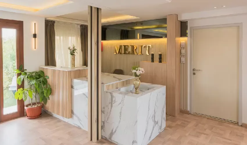 Eleganza e comfort nella lobby della Dahabeya Merit Star