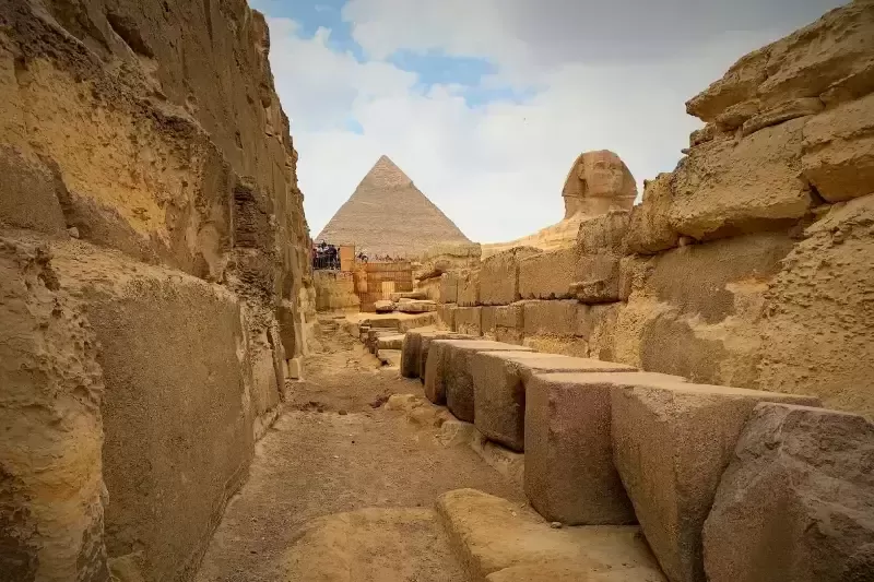 Valley Temple : Iconic Monuments of Giza Plateau