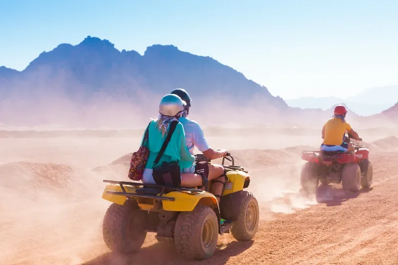 Motorata nel deserto Hurghada tra le dune