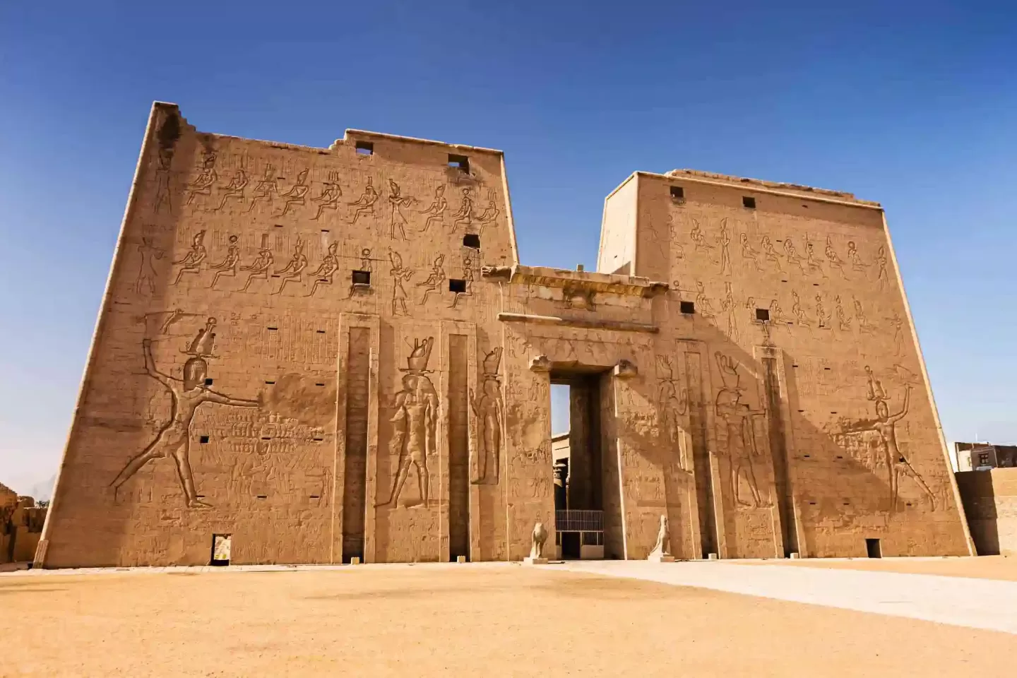 Tempio di Edfu - Alla scoperta del dio Horus