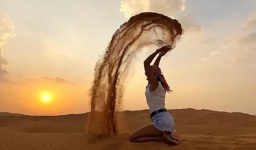 Tour deserto Dubai al tramonto spettacolare
