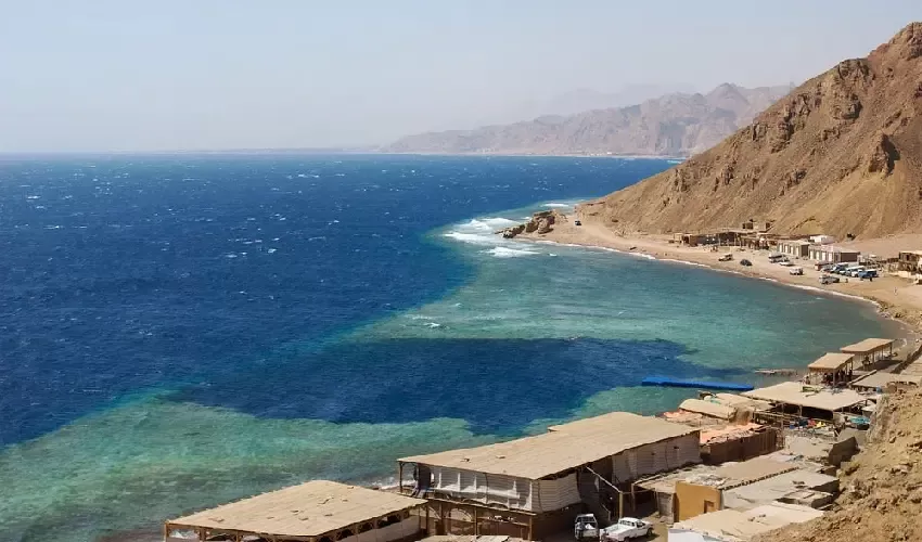 Escursione Blue Hole e Dahab da Sharm avventura nel Sinai