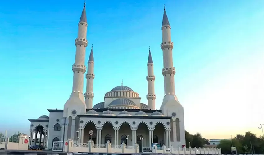 Dubai day tour : Explore Dubai Blue Mosque