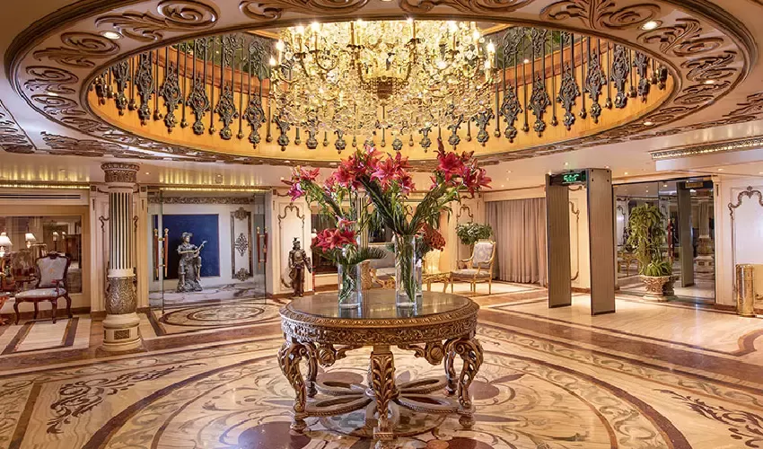 Luxurious Nile Cruise – Stylish & Grand Lobby