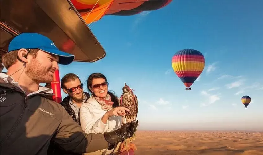 Hot air balloon tour Dubai adventure for breathtaking aerial photos