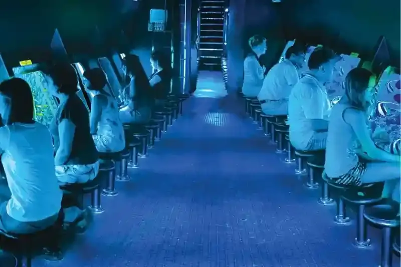 Barca semi-sottomarina nel porto di Hurghada, Egitto