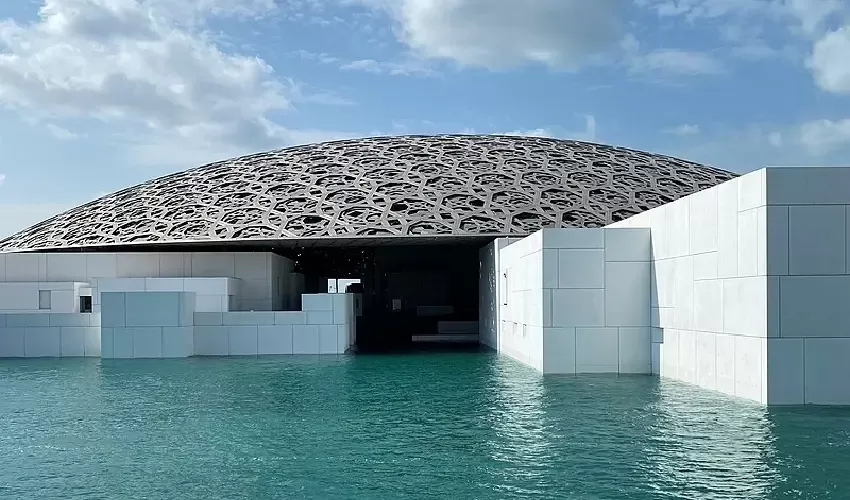 Tour Abu Dhabi da Dubai  in italiano con sosta al Louvre Abu Dhabi