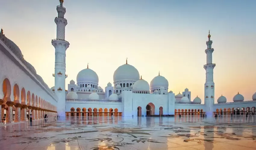 Tour to Dubai – visit Burj Khalifa & Sheikh Zayed Mosque