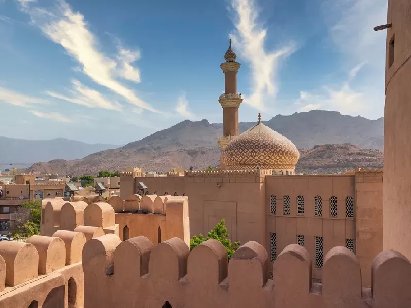 Dubai Oman tour – discover Nizwa Fort & desert dunes