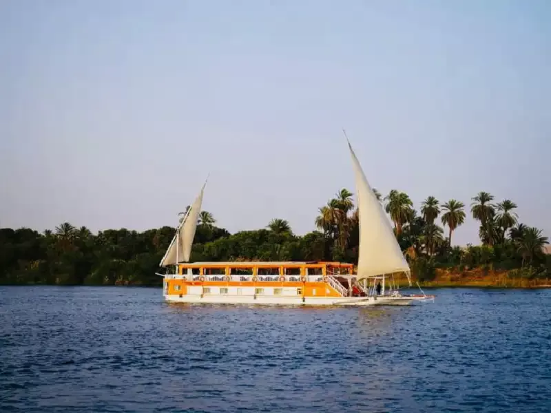 Dahabiya Nile cruise : Luxury sailing between Luxor & Aswan