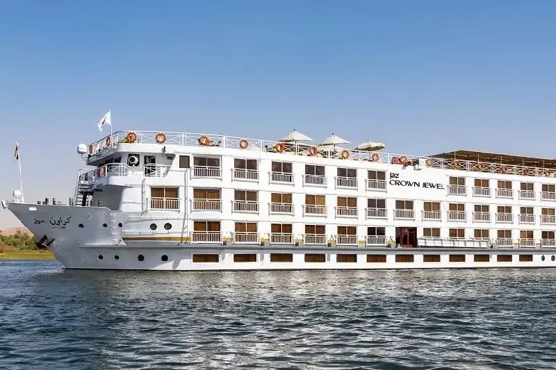 Crociera sul Nilo in Egitto - Jaz Crown Jewel: Scopri il fascino del Nilo a bordo di una motonave 5 stelle deluxe con comfort esclusivo e viste mozzafiato.