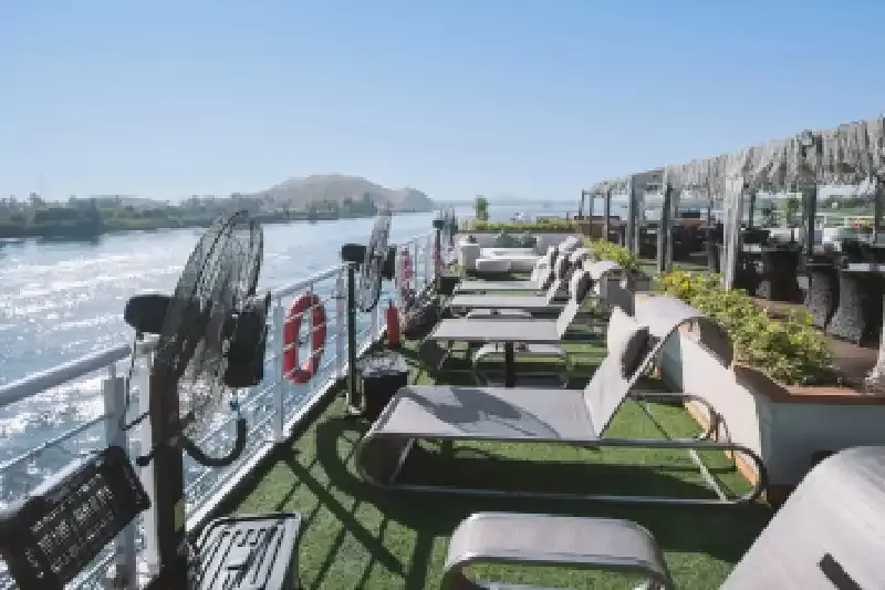Le Fayan Nile Cruise : Upper Deck Sundeck Views