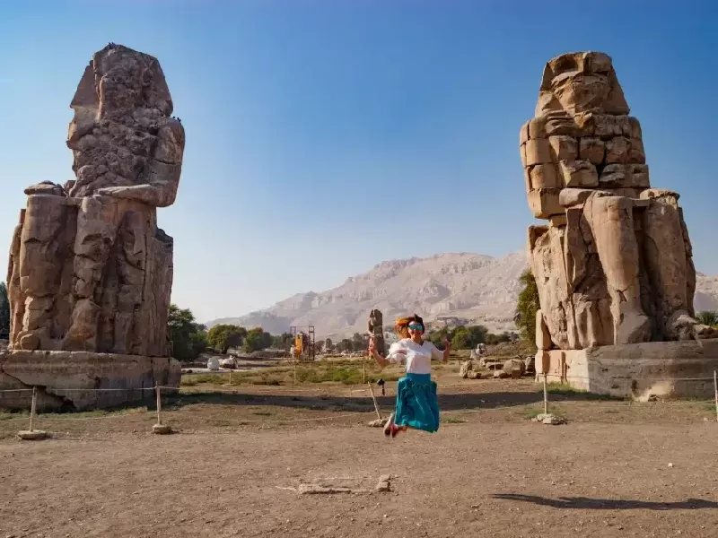 Le imponenti Statue di Memnon a Luxor  testimoni di un era leggendaria