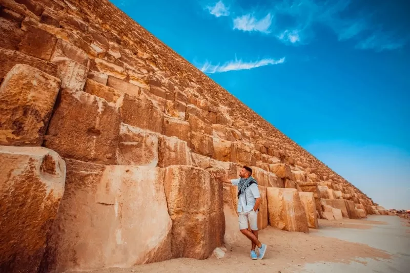 Piramidi Giza, scopri il fascino millenario