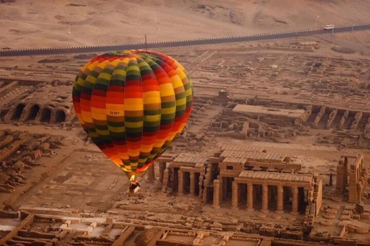 Hot Air Balloon Ride Luxor Egypt, Mesmerized moment