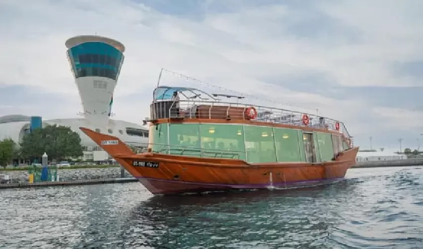 Crociera in Dhow Abu Dhabi tra relax e tradizione